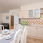 Ivasnjak V Vi * Локва-Рогозница