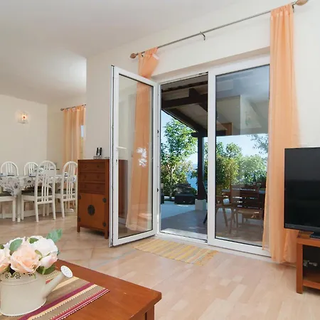 Beautiful Home In Lokva Rogoznica With Wifi