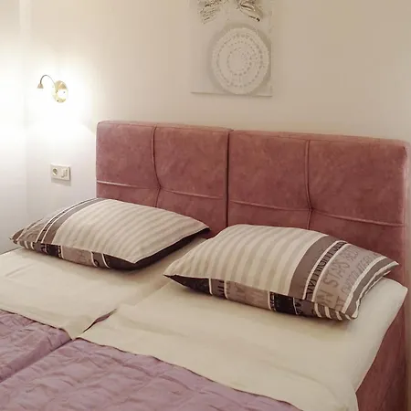 Beautiful Home In Lokva Rogoznica With Wifi Holiday home Mimice