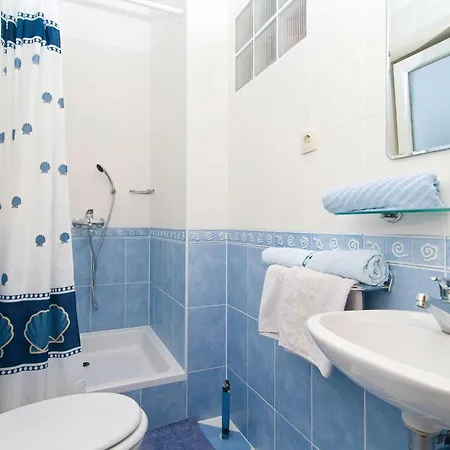 Beautiful Home In Lokva Rogoznica With Wifi Holiday home