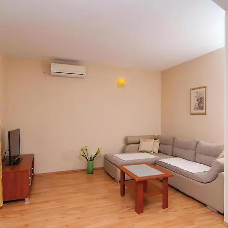 Holiday home Beautiful Home In Lokva Rogoznica With Wifi