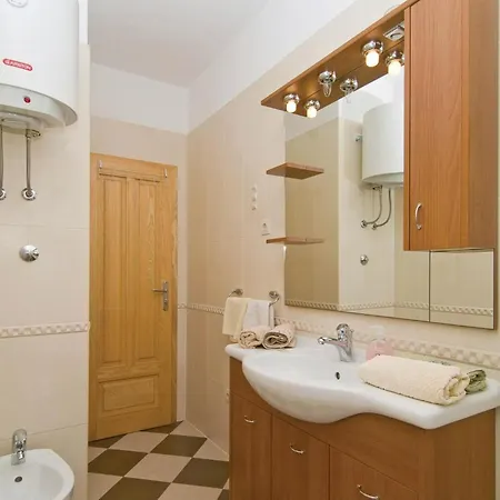 Beautiful Home In Lokva Rogoznica With Wifi Holiday home